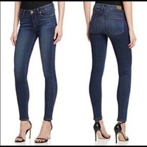 🎉HP🎉PAIGE "Peg Women's Skinny Blue Jeans 27" Gold Zipper